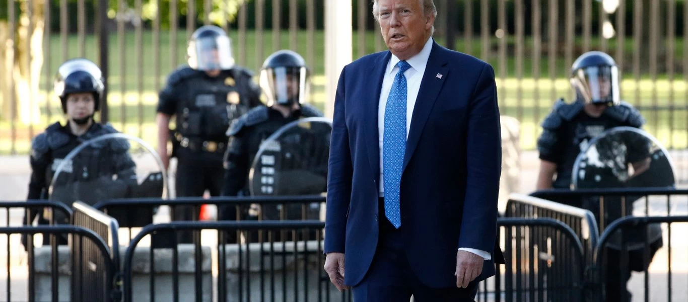 Χρησιμοποιήθηκαν τα πρωτόκολλα ασφαλείας για την προστασία του Ν.Τραμπ από τους ταραξίες